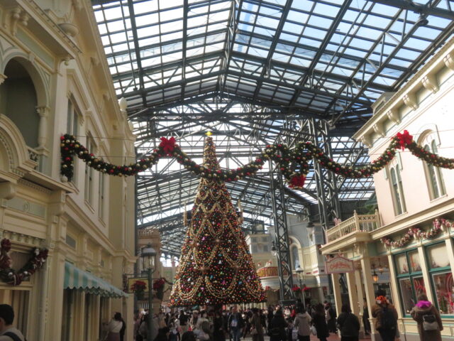 トイズワンダラスクリスマス時間は何時から？公演時間は何分間ある？いつから始まるのかも徹底調査！